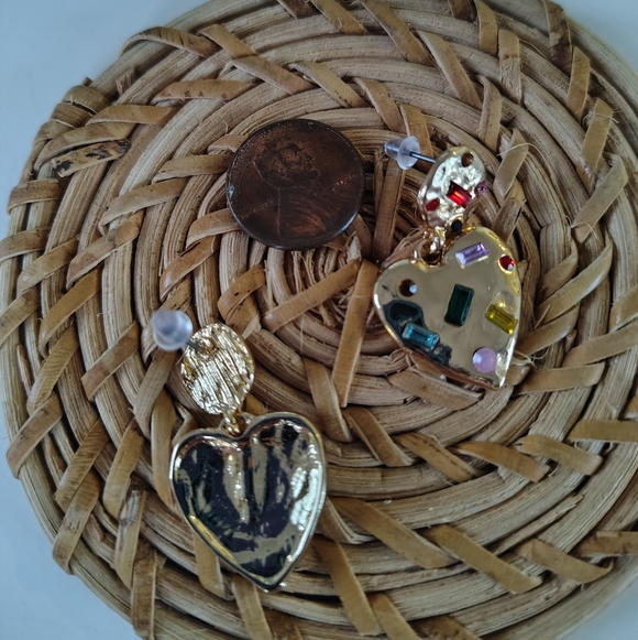 New Lightweight Heart-Shaped Alloy Earrings – Cute & Unique Everyday Jewerly - Picture 4 of 9